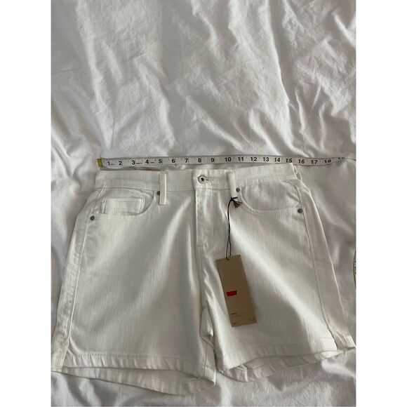 Levi’s NWT new white mid rise denim jean shorts women’s 6 - Picture 6 of 9